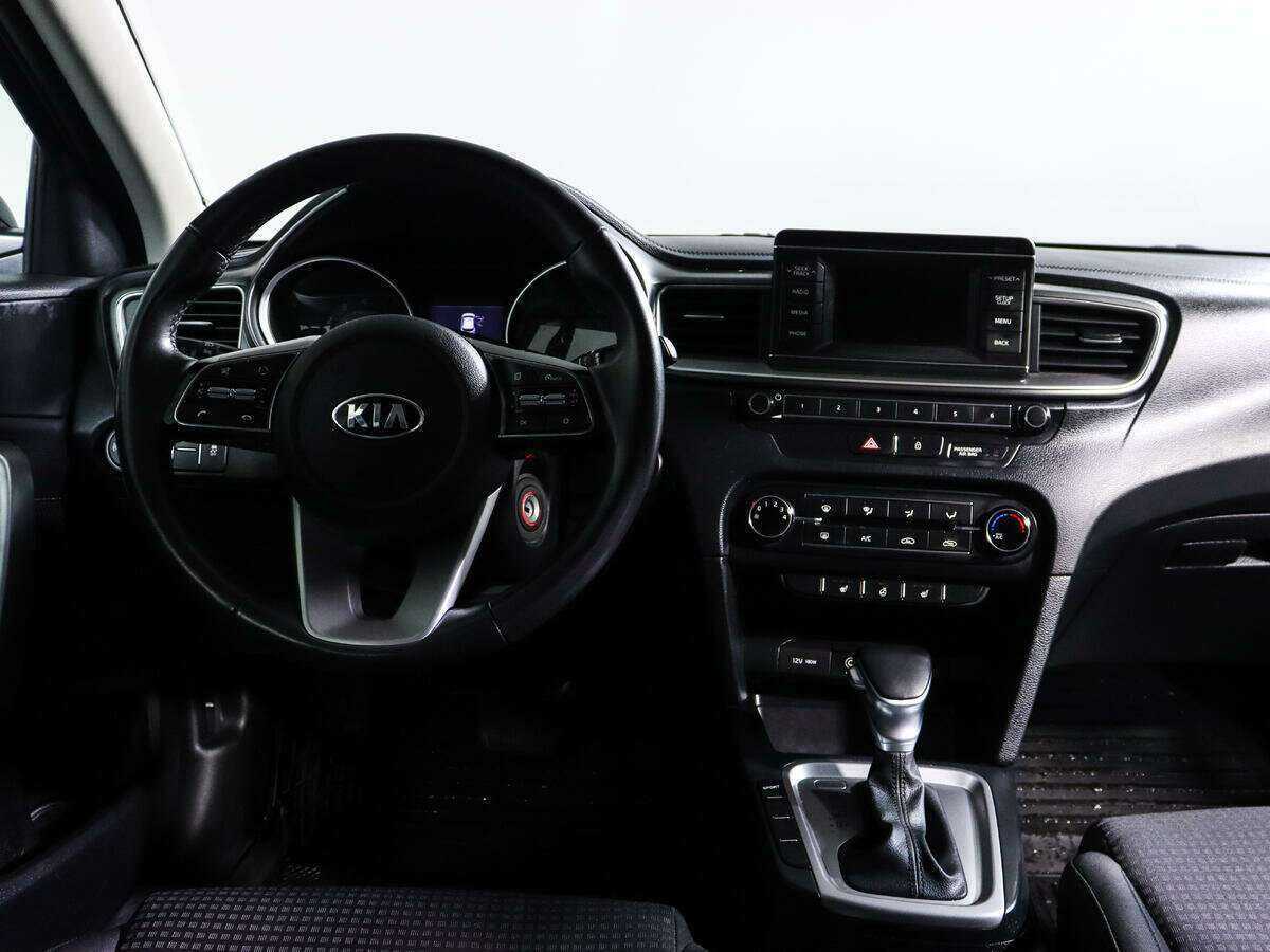 Купить Kia Ceed с пробегом. Фото: #9