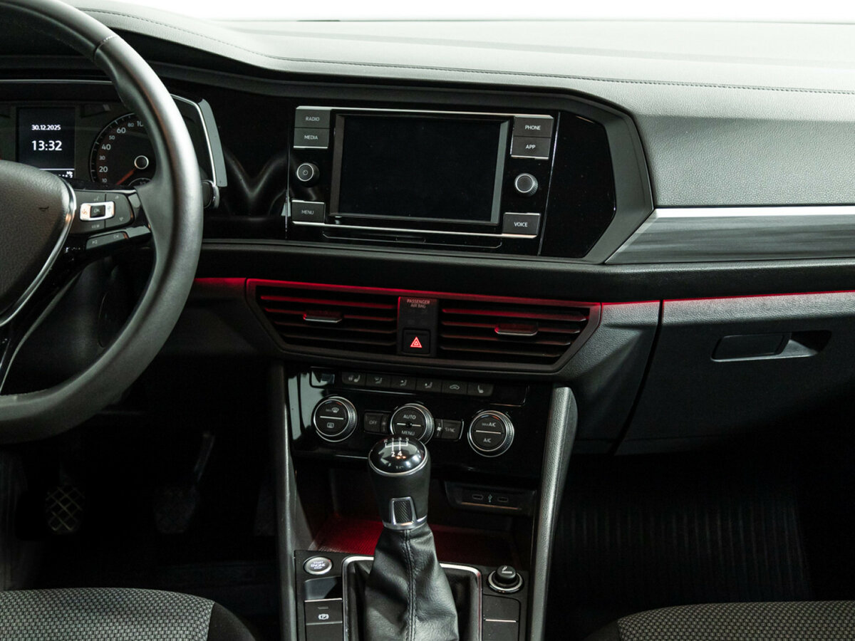 Купить Volkswagen Jetta с пробегом. Фото: #13