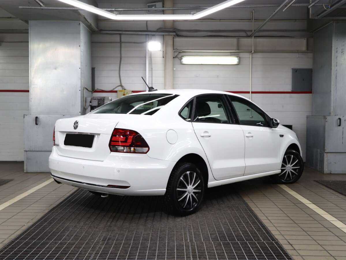 Купить Volkswagen Polo с пробегом. Фото: #3