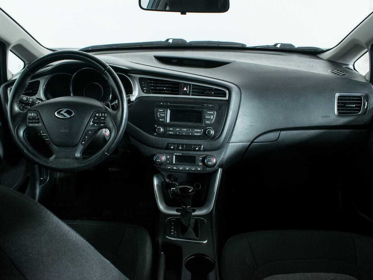 Купить Kia Ceed с пробегом. Фото: #10