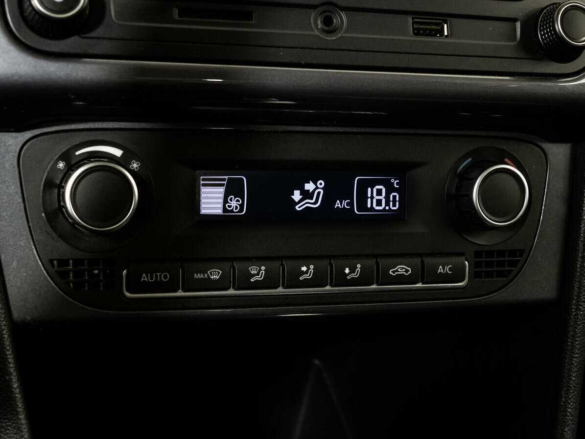 Купить Volkswagen Polo с пробегом. Фото: #11