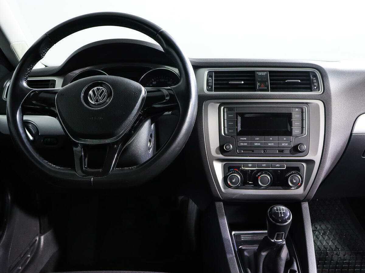 Купить Volkswagen Jetta с пробегом. Фото: #9