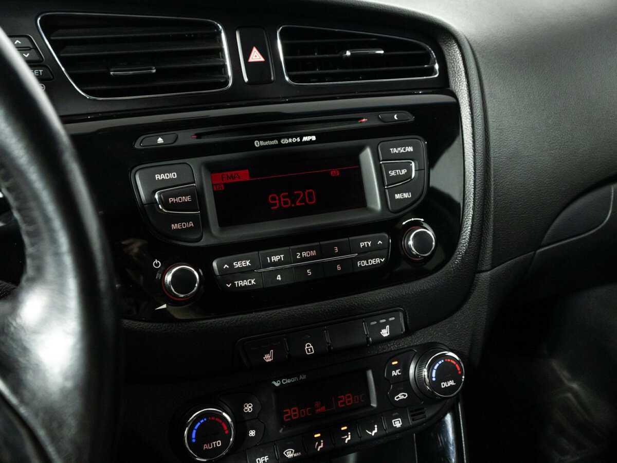 Купить Kia Ceed с пробегом. Фото: #15