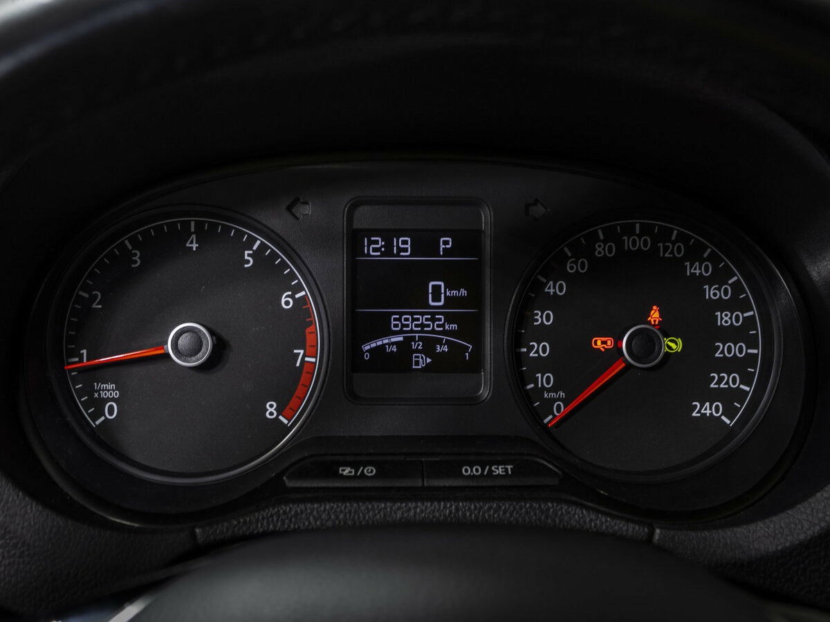 Купить Volkswagen Polo с пробегом. Фото: #9