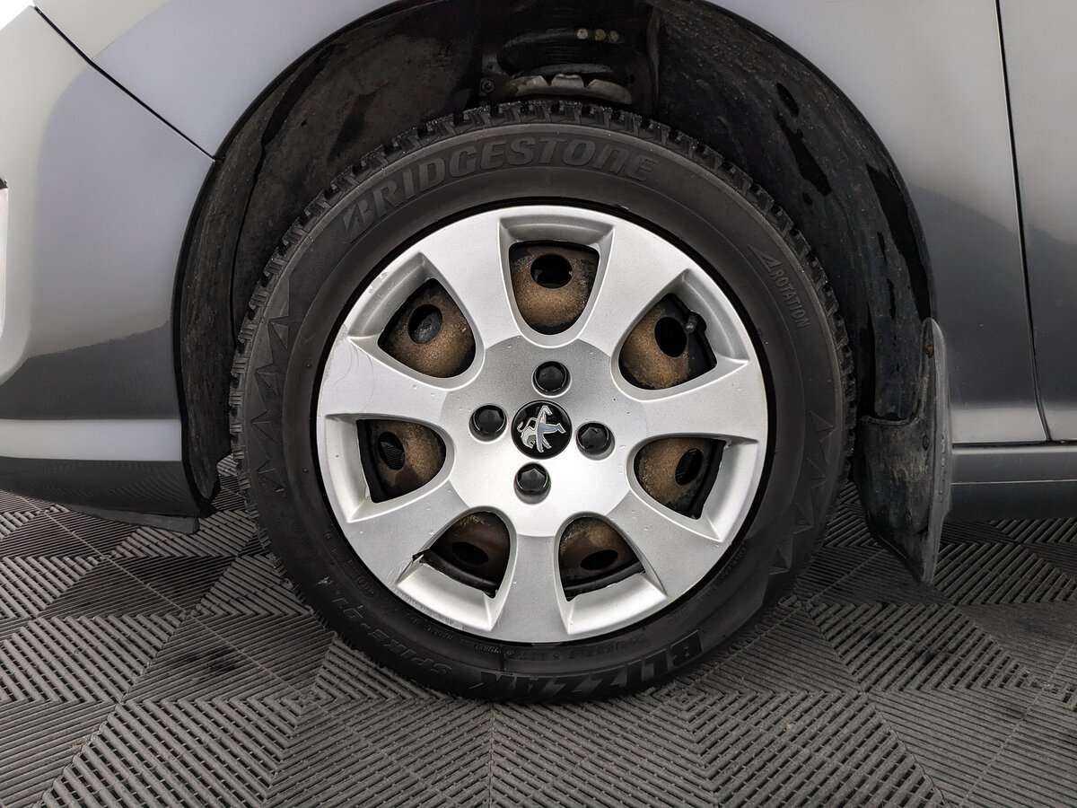 Купить Peugeot 408 с пробегом. Фото: #11