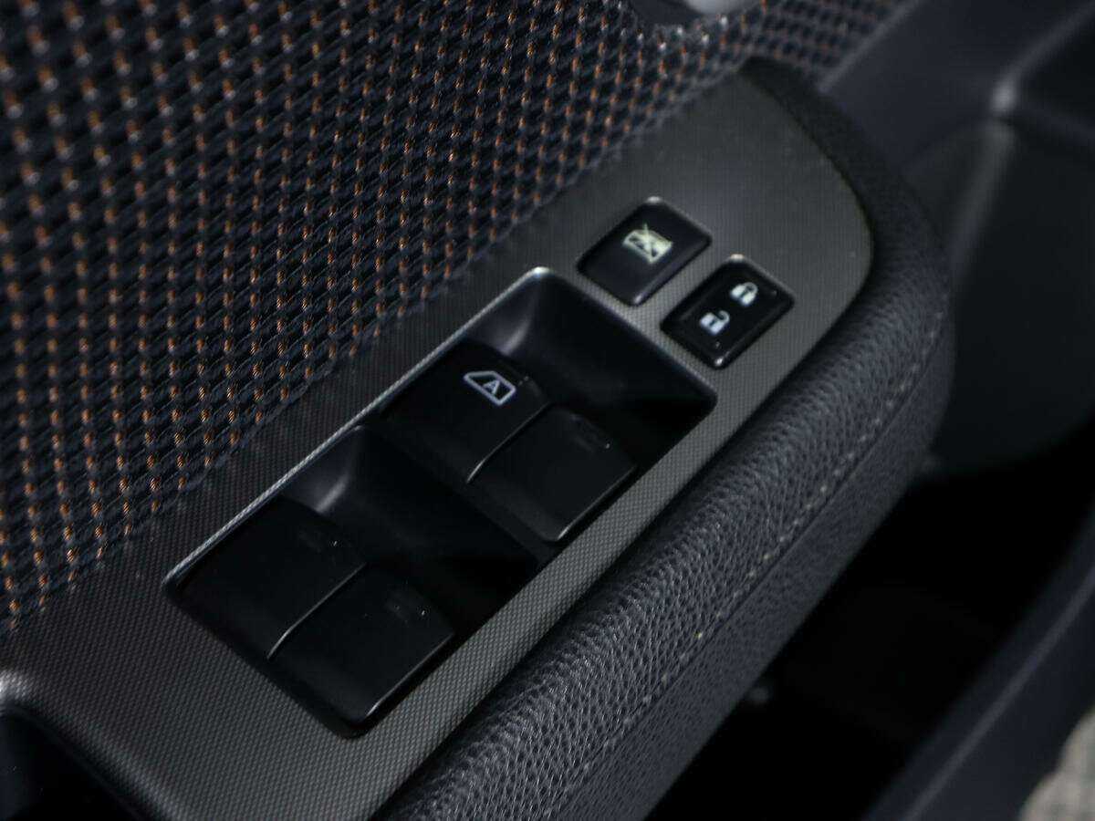 Купить Nissan Tiida с пробегом. Фото: #15