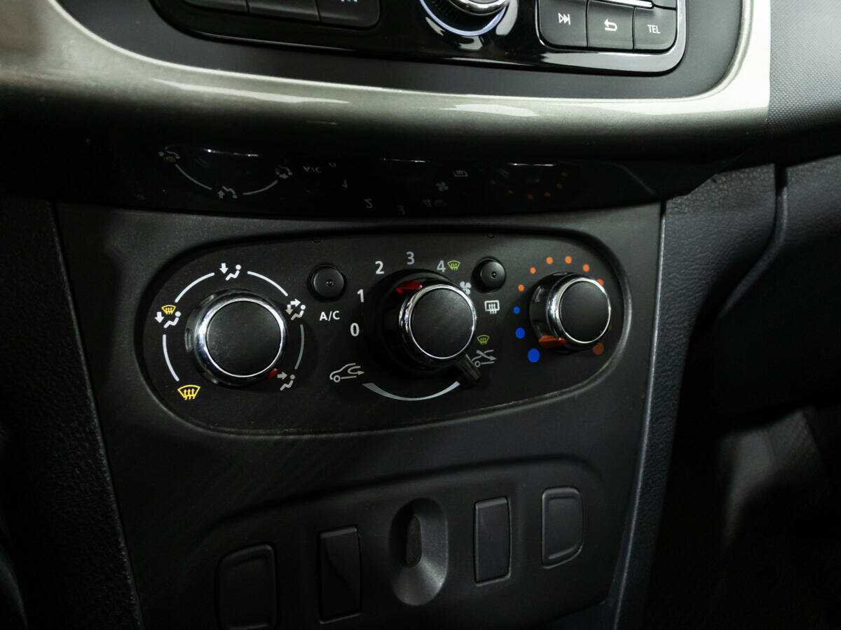 Купить Renault Logan с пробегом. Фото: #14