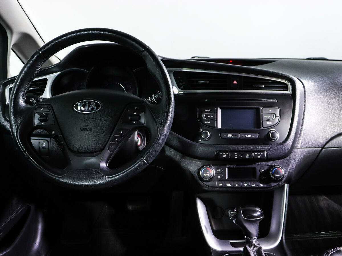 Купить Kia Ceed с пробегом. Фото: #9