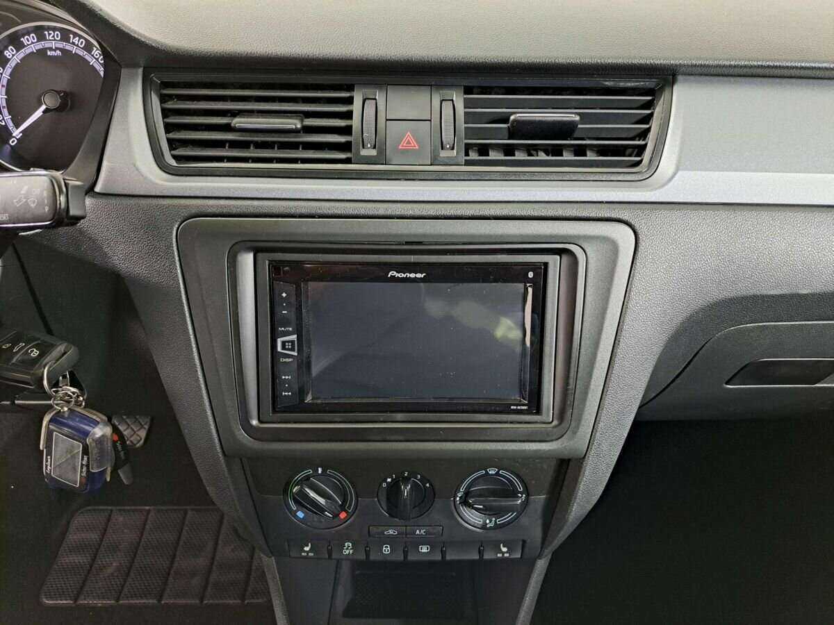 Купить Skoda Rapid с пробегом. Фото: #14