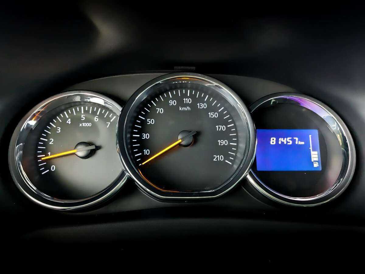 Купить Renault Sandero с пробегом. Фото: #10