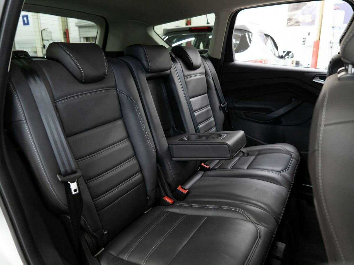 Купить Ford Kuga с пробегом. Фото: #8