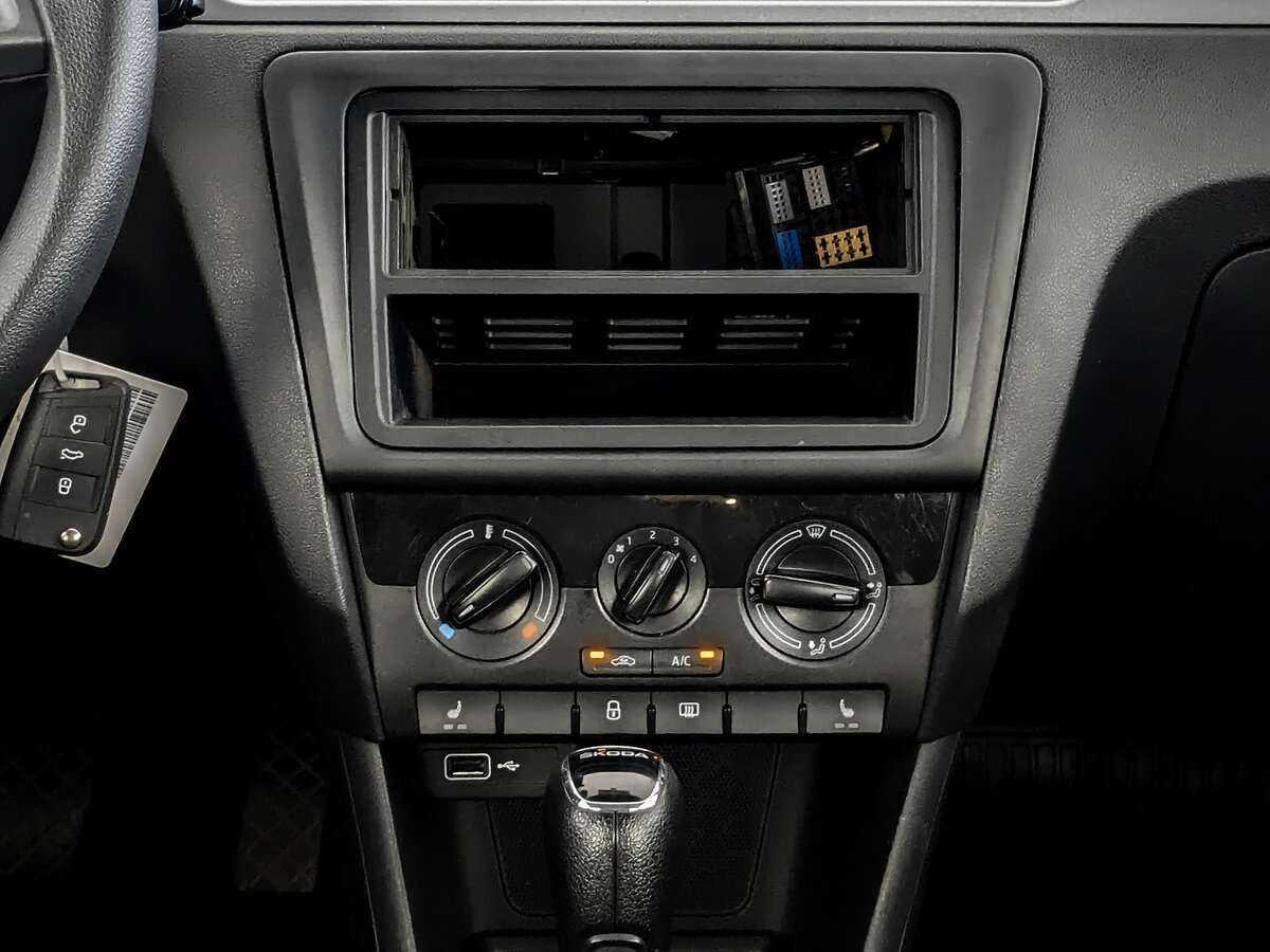 Купить Skoda Rapid с пробегом. Фото: #12