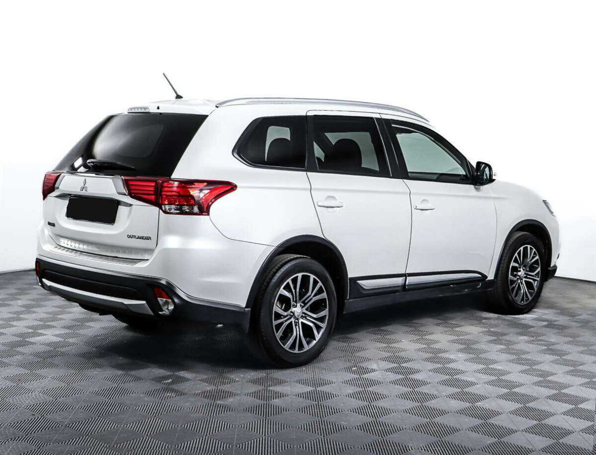 Купить Mitsubishi Outlander с пробегом. Фото: #3