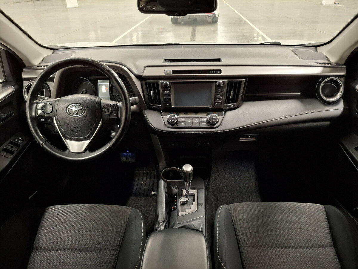 Купить Toyota RAV4 с пробегом. Фото: #13