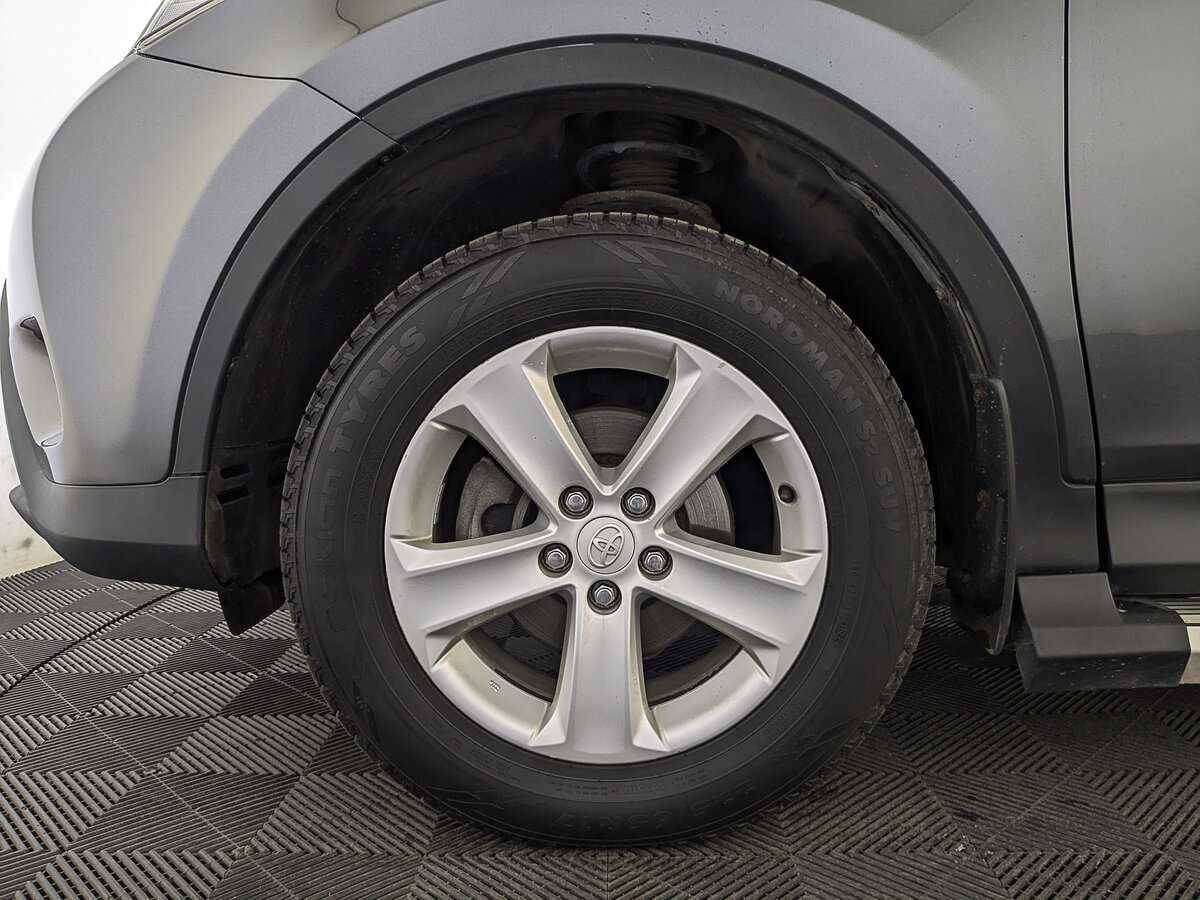 Купить Toyota RAV4 с пробегом. Фото: #11