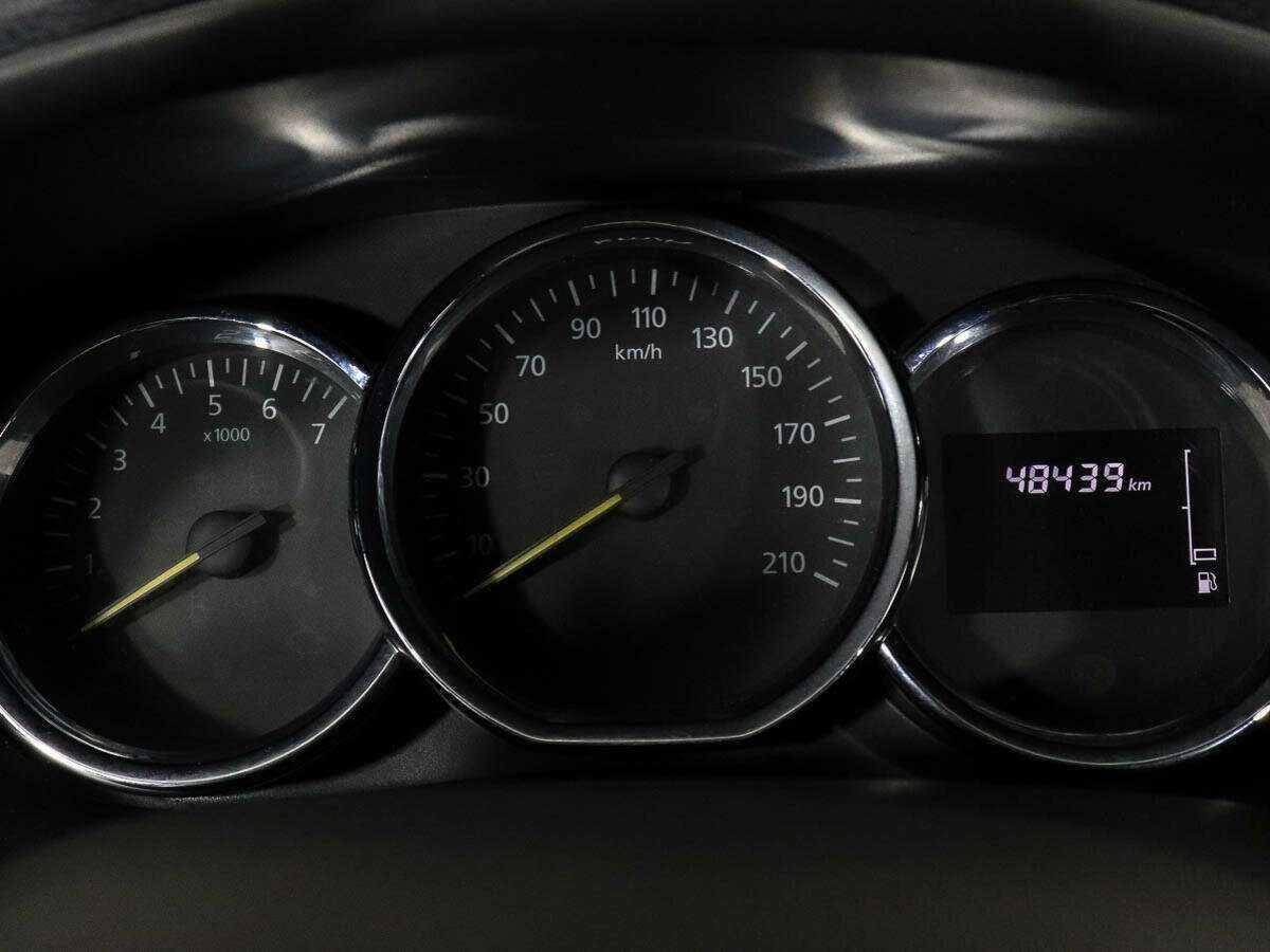 Купить Renault Sandero с пробегом. Фото: #8