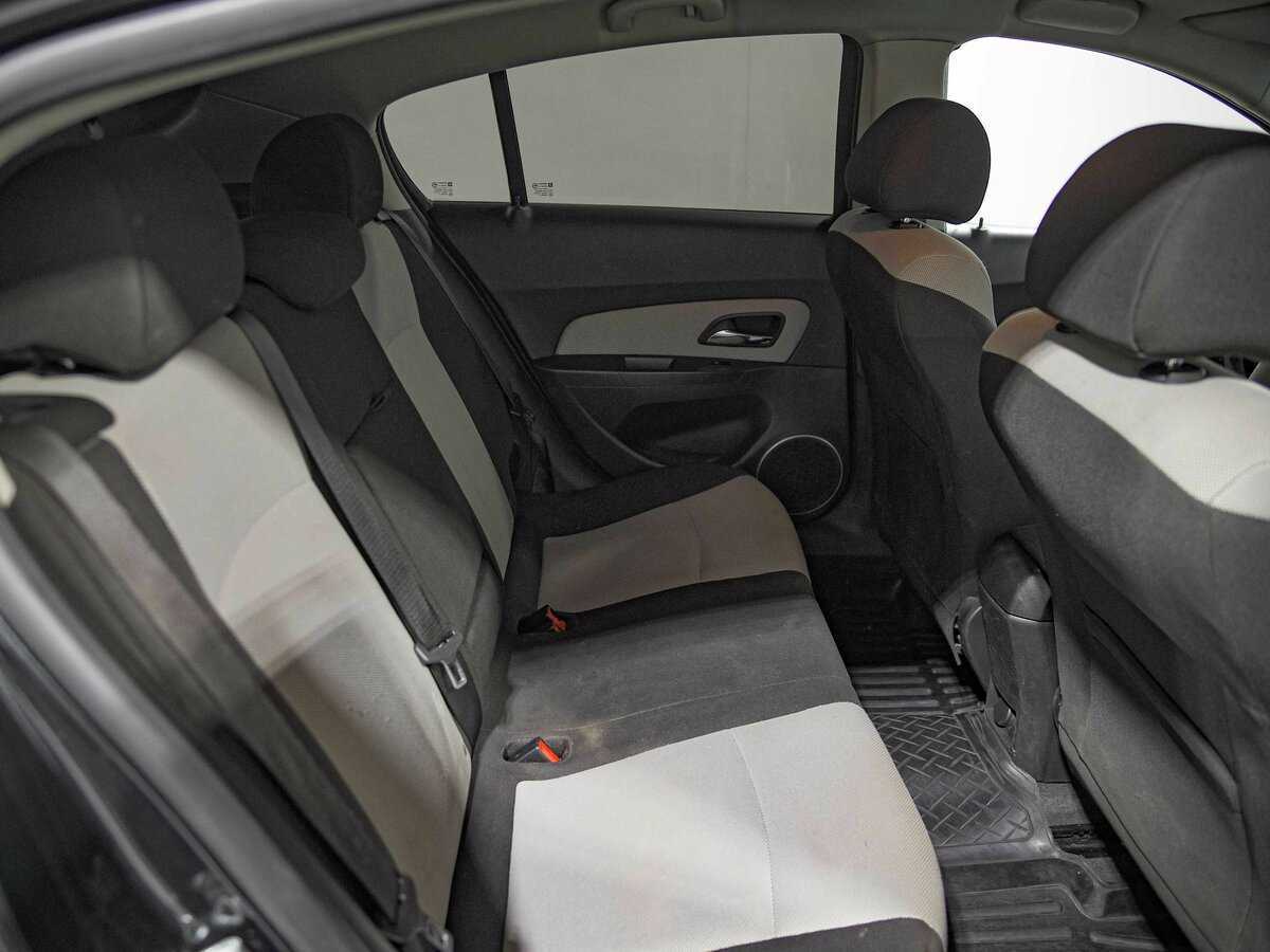 Купить Chevrolet Cruze с пробегом. Фото: #11