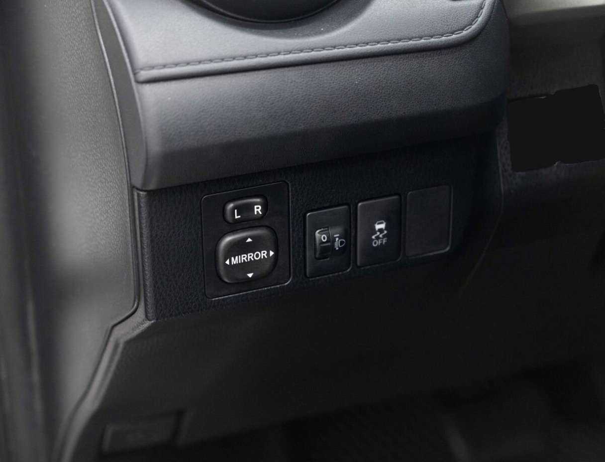 Купить Toyota RAV4 с пробегом. Фото: #19