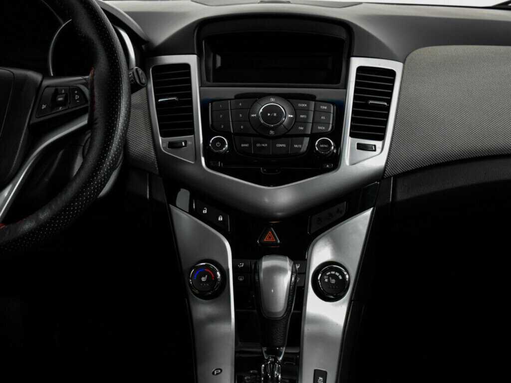 Купить Chevrolet Cruze с пробегом. Фото: #10