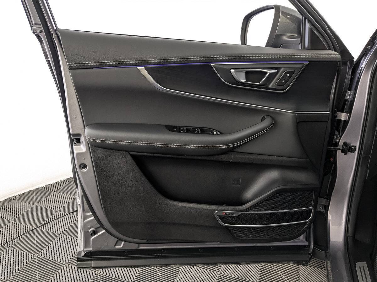 Купить Chery Tiggo 8 с пробегом. Фото: #18