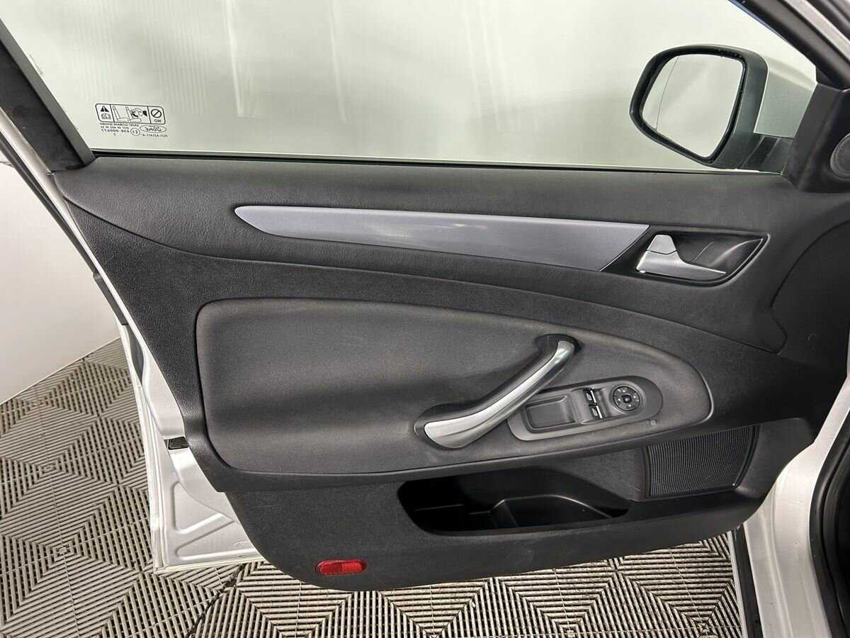 Купить Ford Mondeo с пробегом. Фото: #7