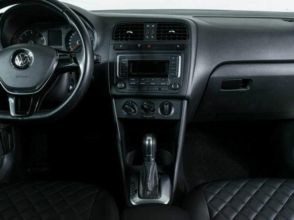 Купить Volkswagen Polo с пробегом. Фото: #8