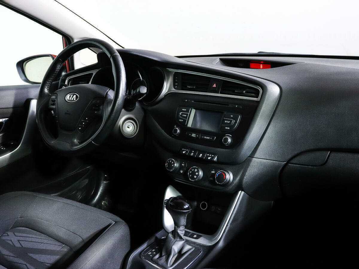 Купить Kia Ceed с пробегом. Фото: #8