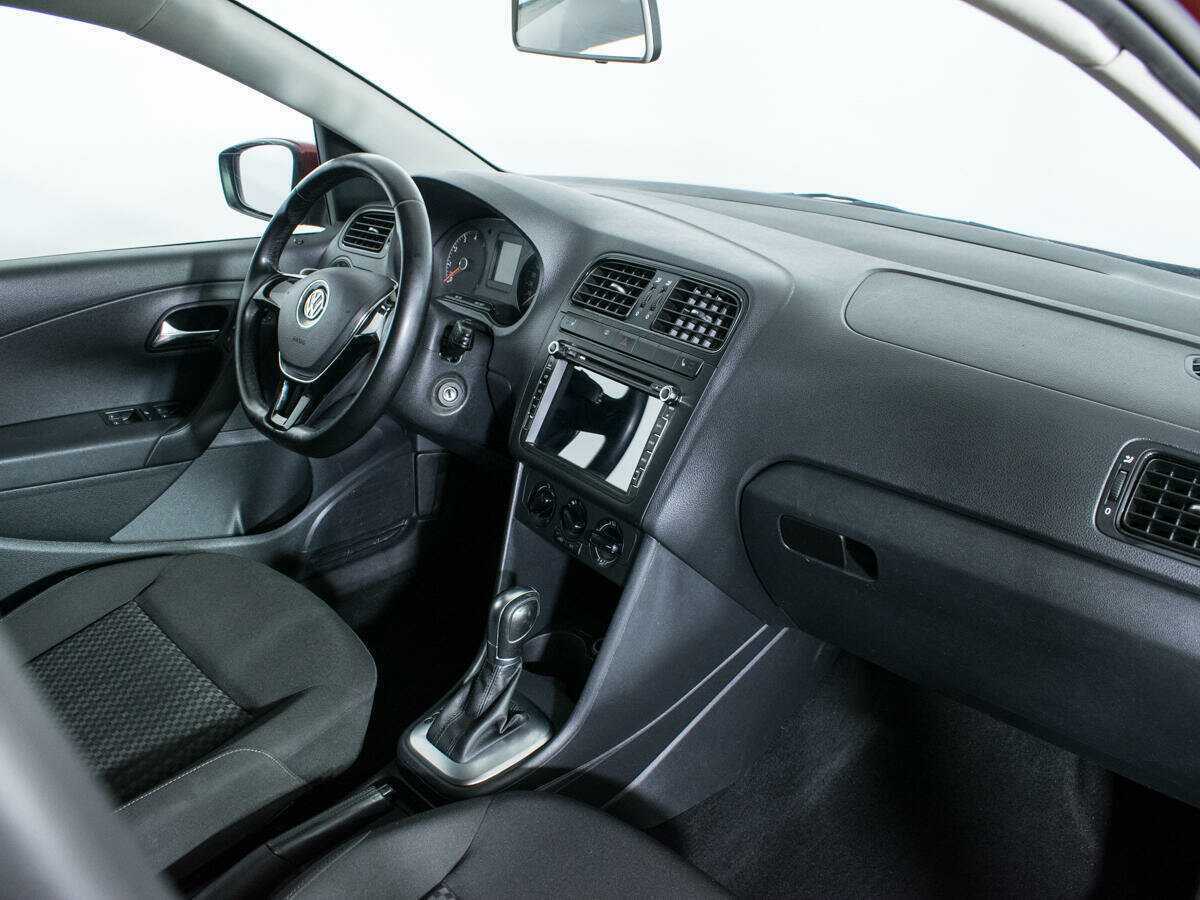 Купить Volkswagen Polo с пробегом. Фото: #8