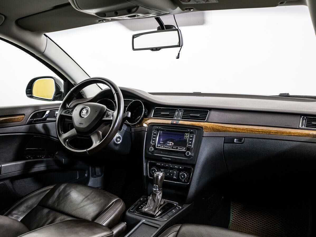 Купить Skoda Superb с пробегом. Фото: #8
