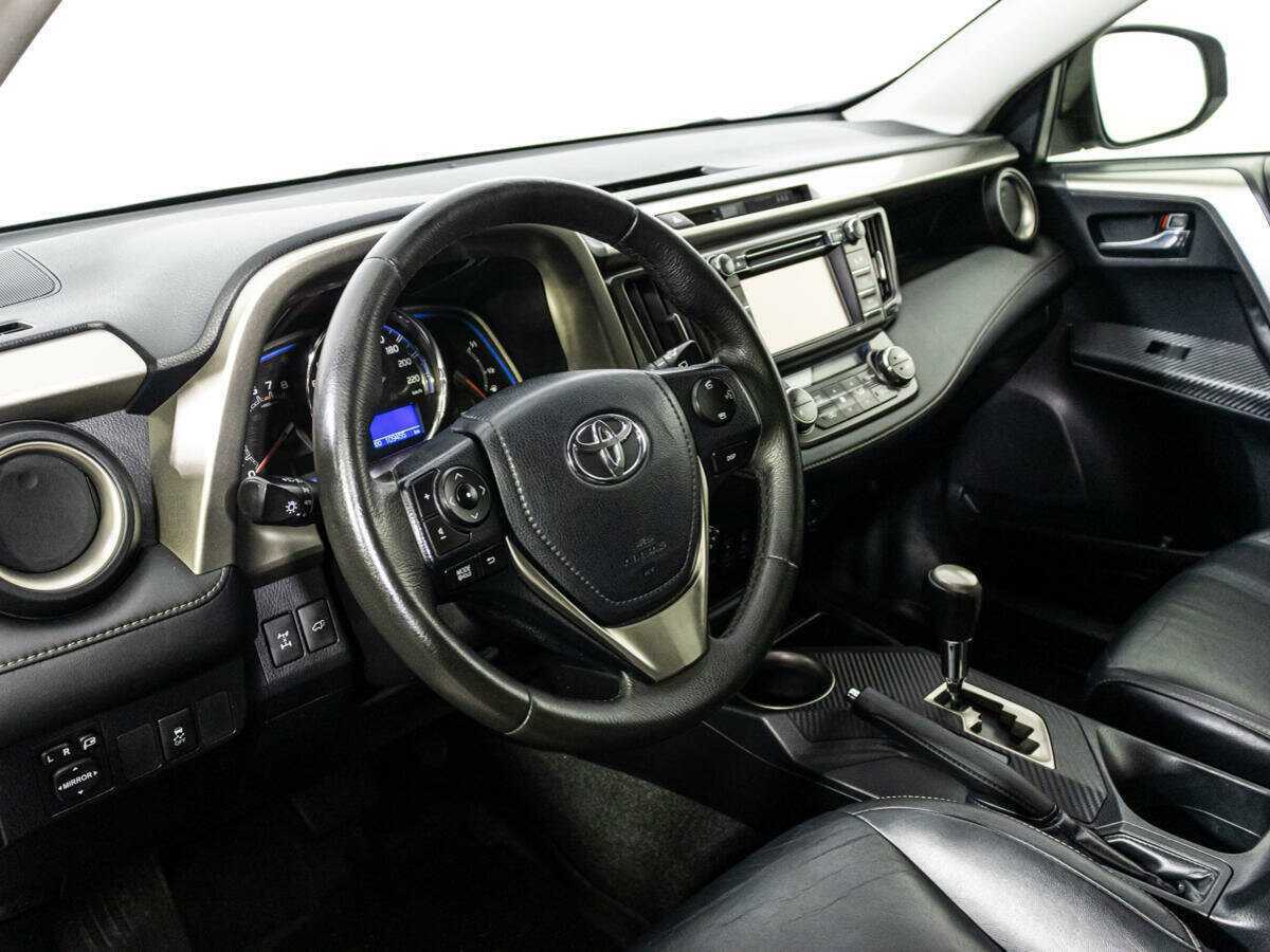 Купить Toyota RAV4 с пробегом. Фото: #10