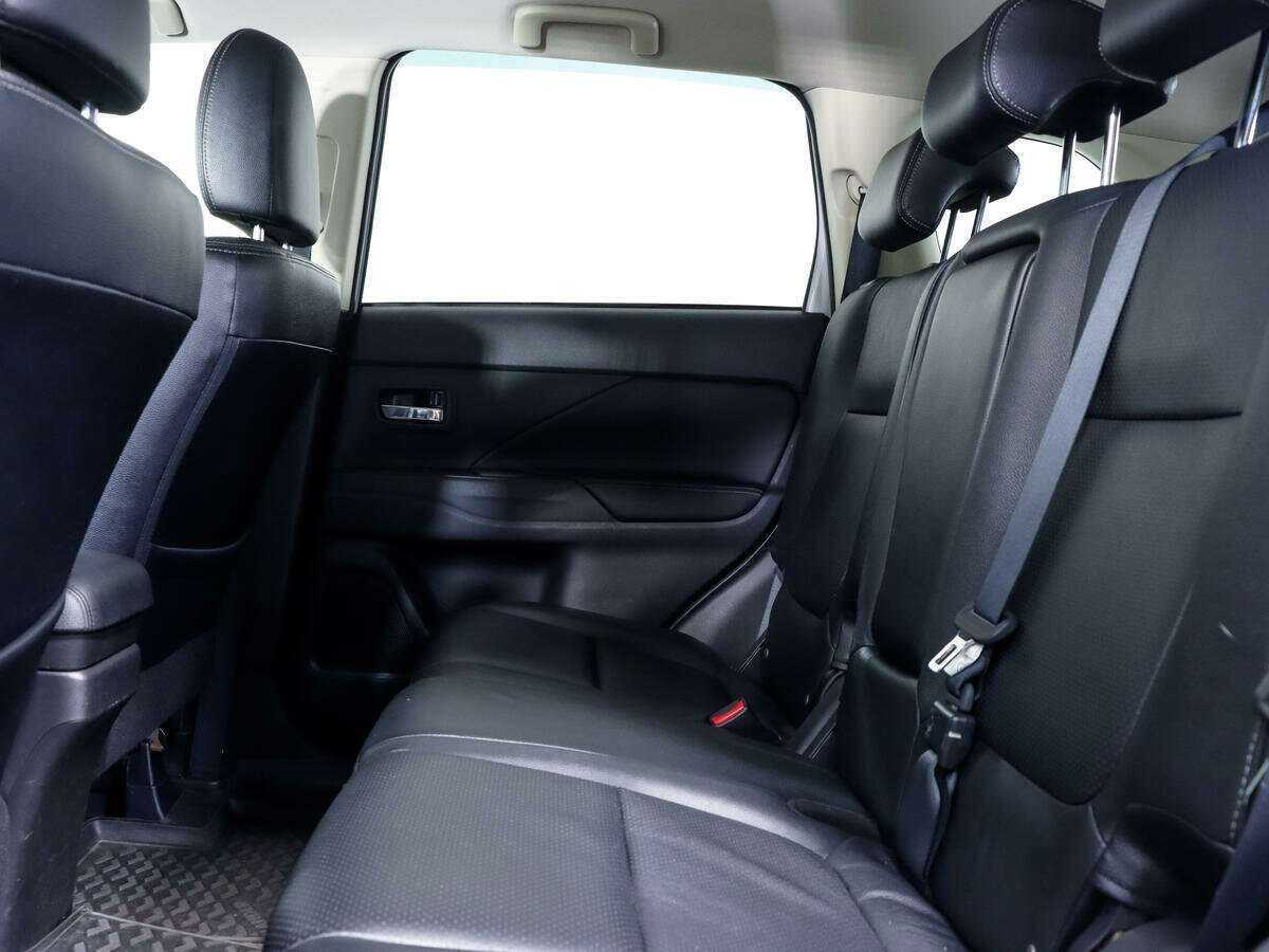 Купить Mitsubishi Outlander с пробегом. Фото: #10