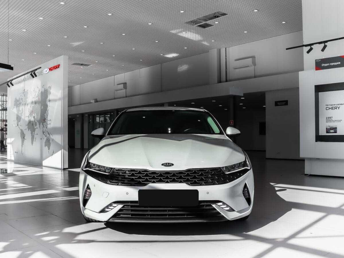 Купить Kia K5 с пробегом. Фото: #1