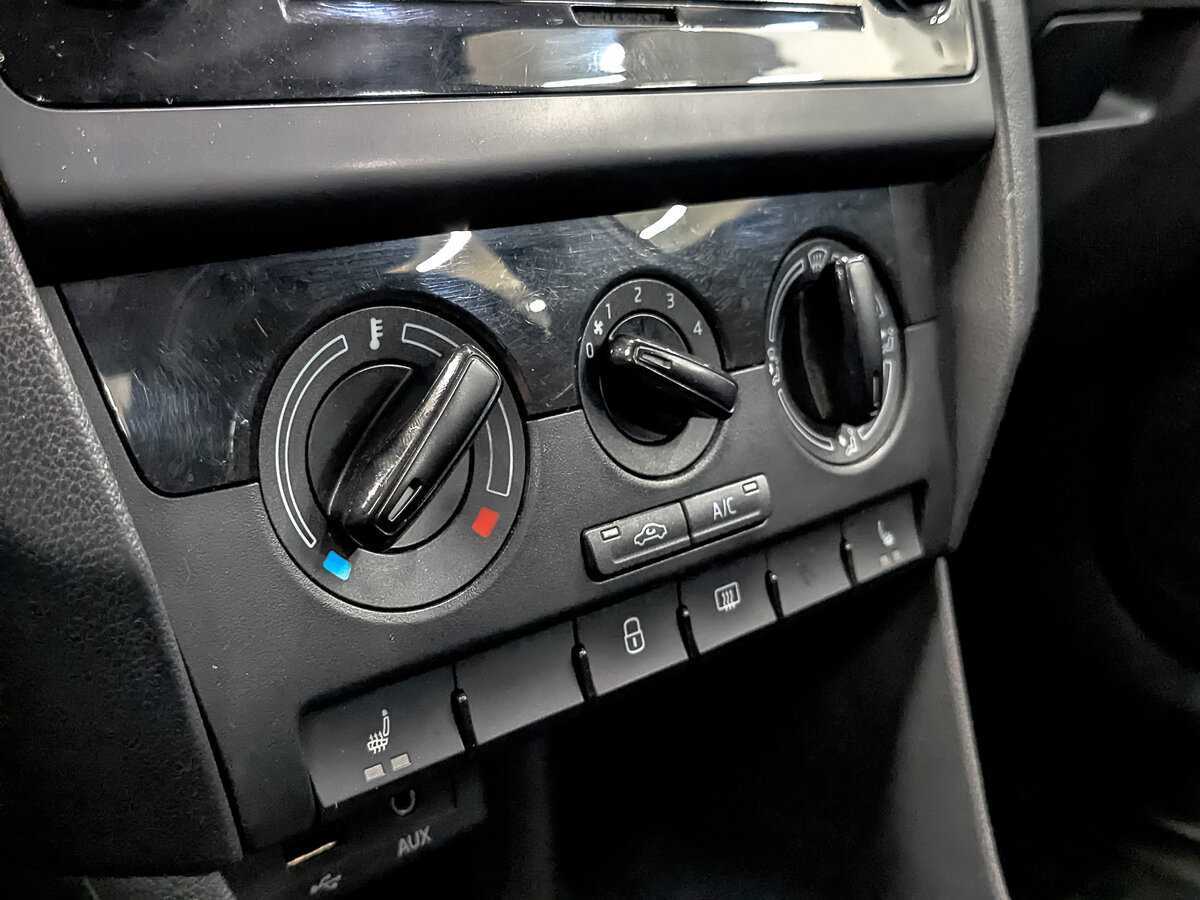 Купить Skoda Rapid с пробегом. Фото: #20