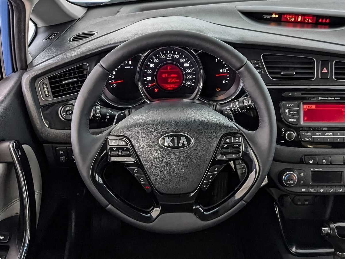 Купить Kia Ceed с пробегом. Фото: #17