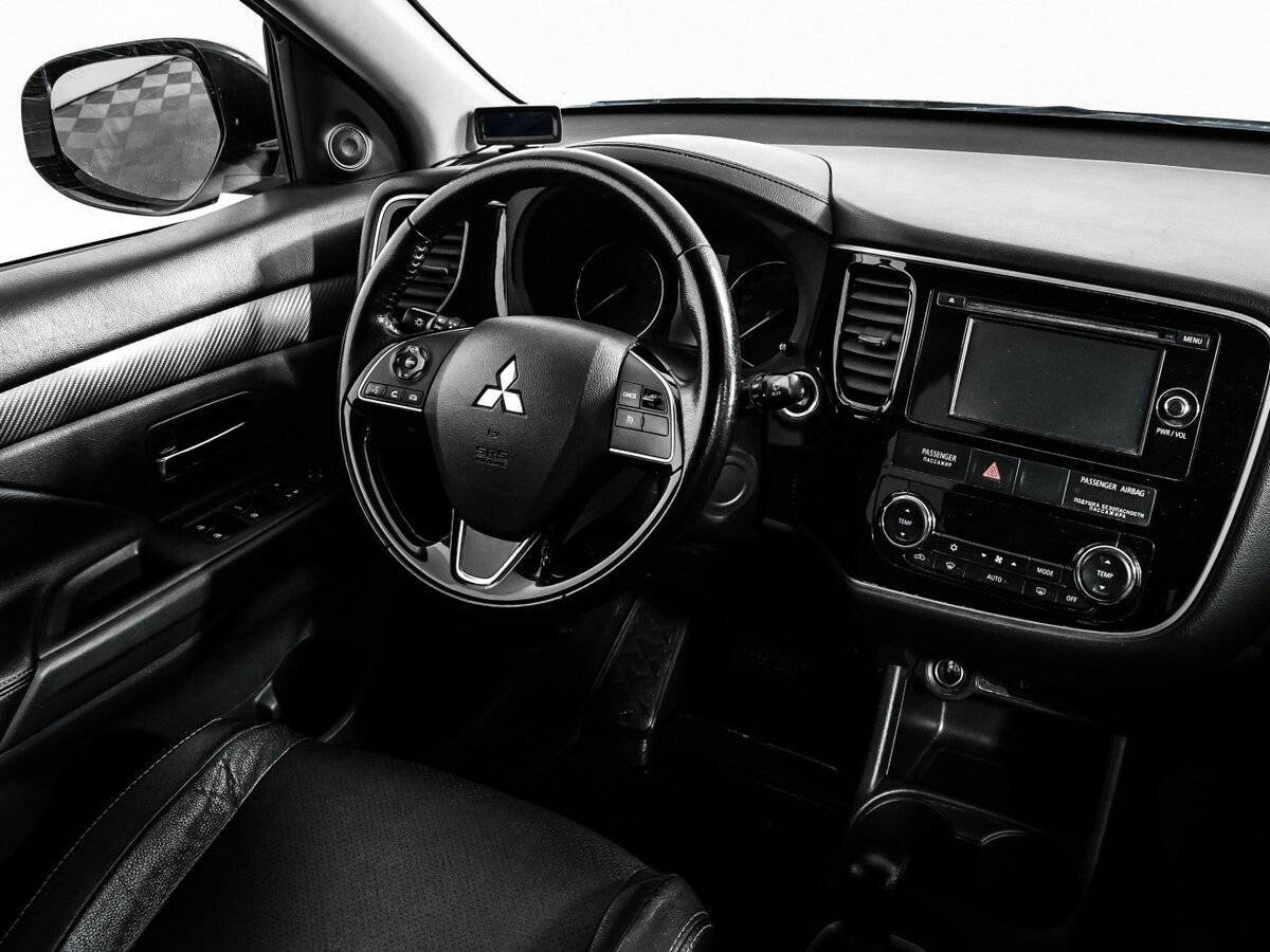 Купить Mitsubishi Outlander с пробегом. Фото: #8