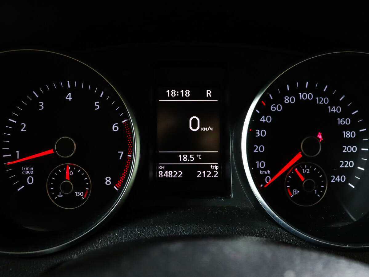 Купить Volkswagen Golf с пробегом. Фото: #8