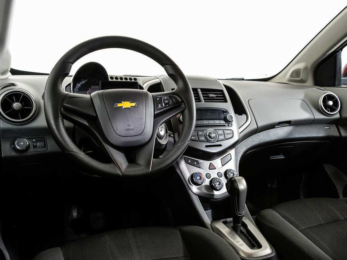 Купить Chevrolet Aveo с пробегом. Фото: #10