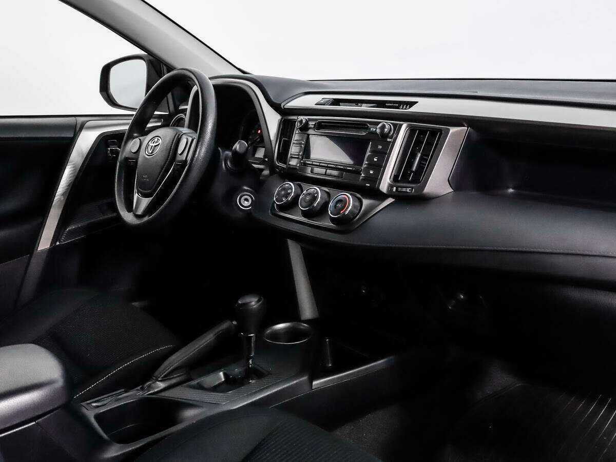 Купить Toyota RAV4 с пробегом. Фото: #10