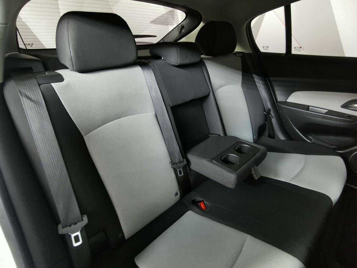 Купить Chevrolet Cruze с пробегом. Фото: #12