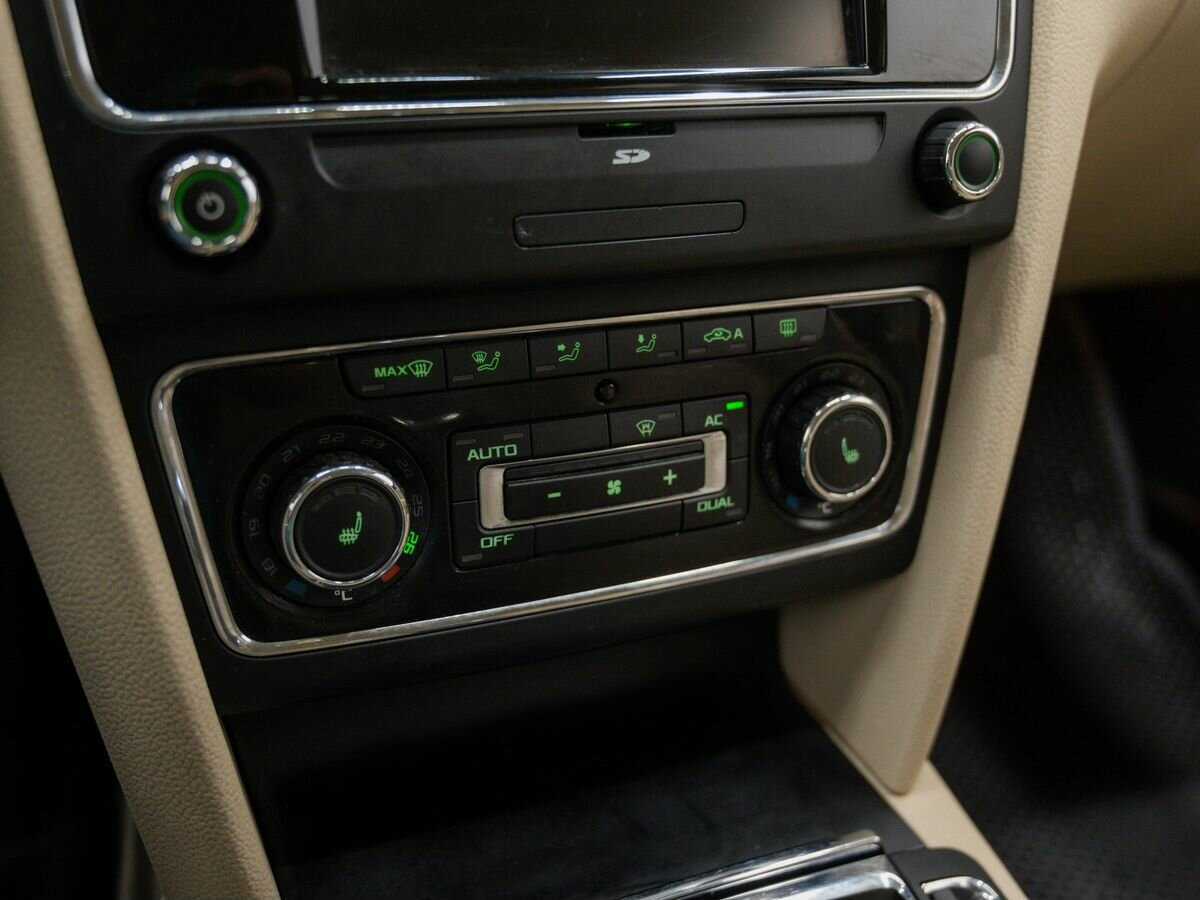 Купить Skoda Superb с пробегом. Фото: #18