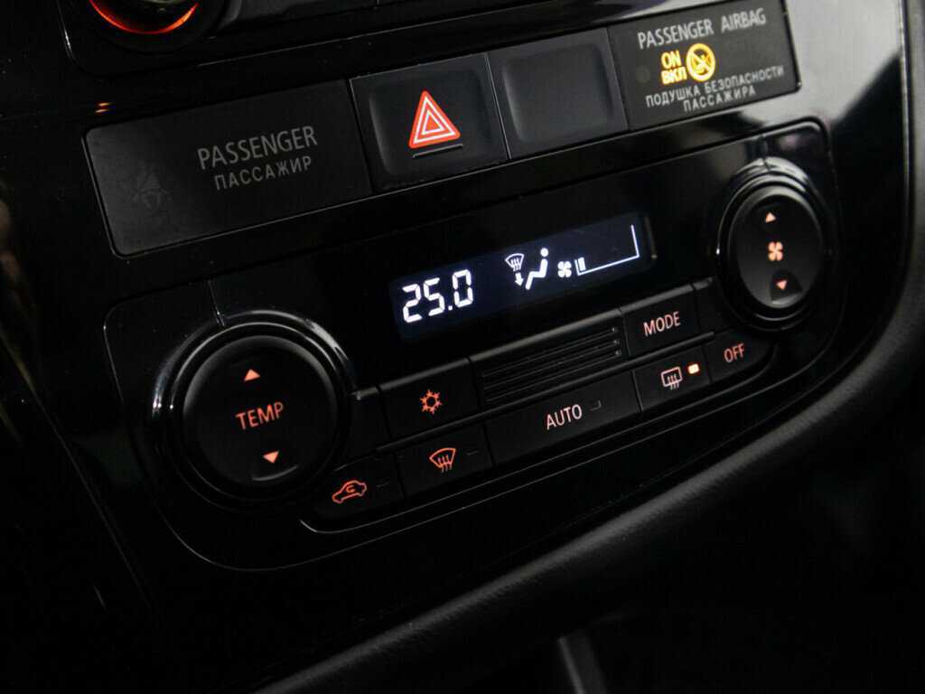 Купить Mitsubishi Outlander с пробегом. Фото: #11