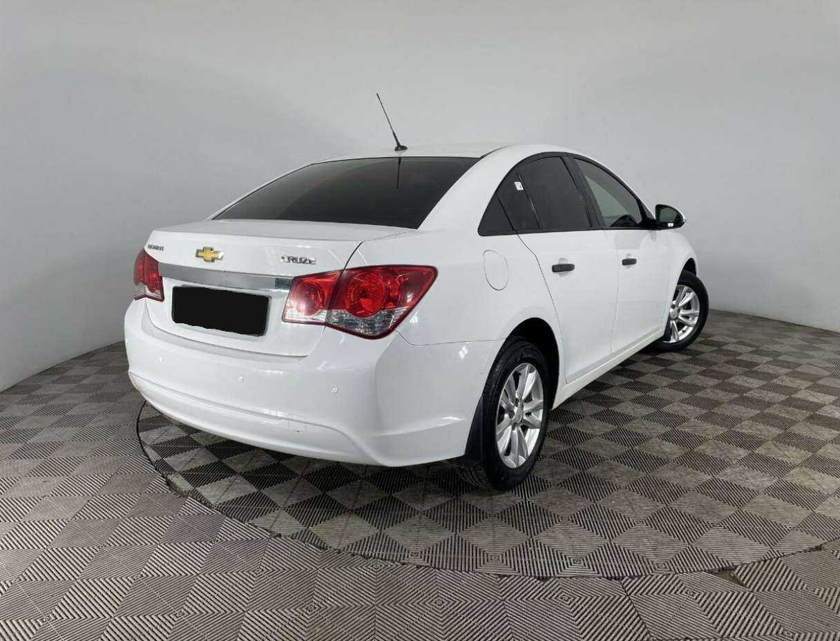 Купить Chevrolet Cruze с пробегом. Фото: #5