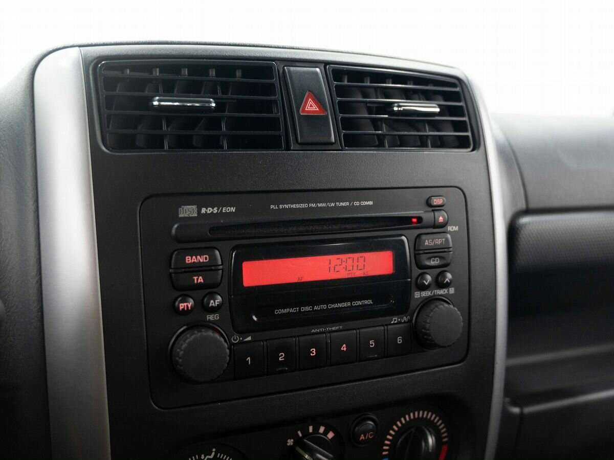 Купить Suzuki Jimny с пробегом. Фото: #15