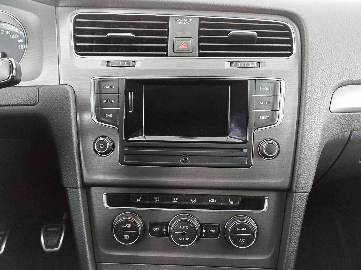 Купить Volkswagen Golf с пробегом. Фото: #12