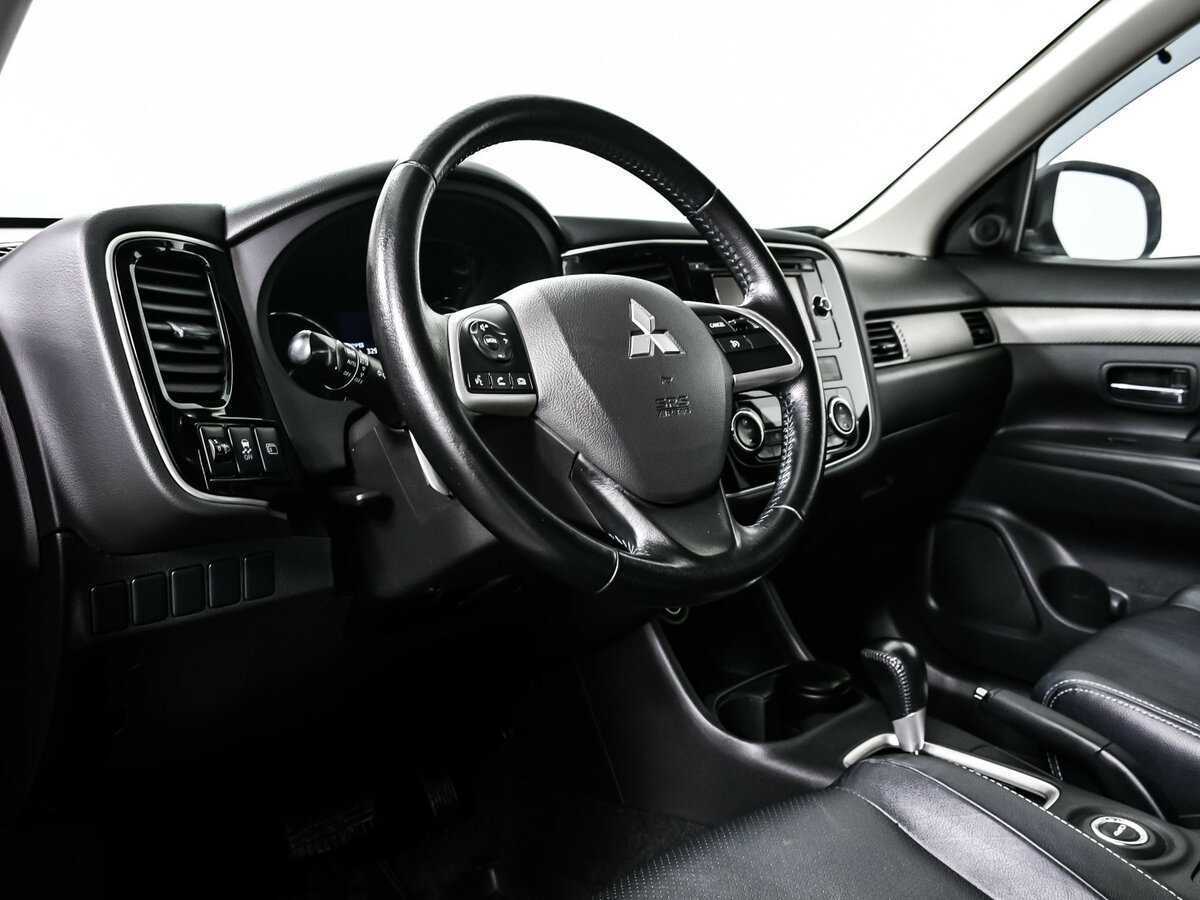 Купить Mitsubishi Outlander с пробегом. Фото: #12