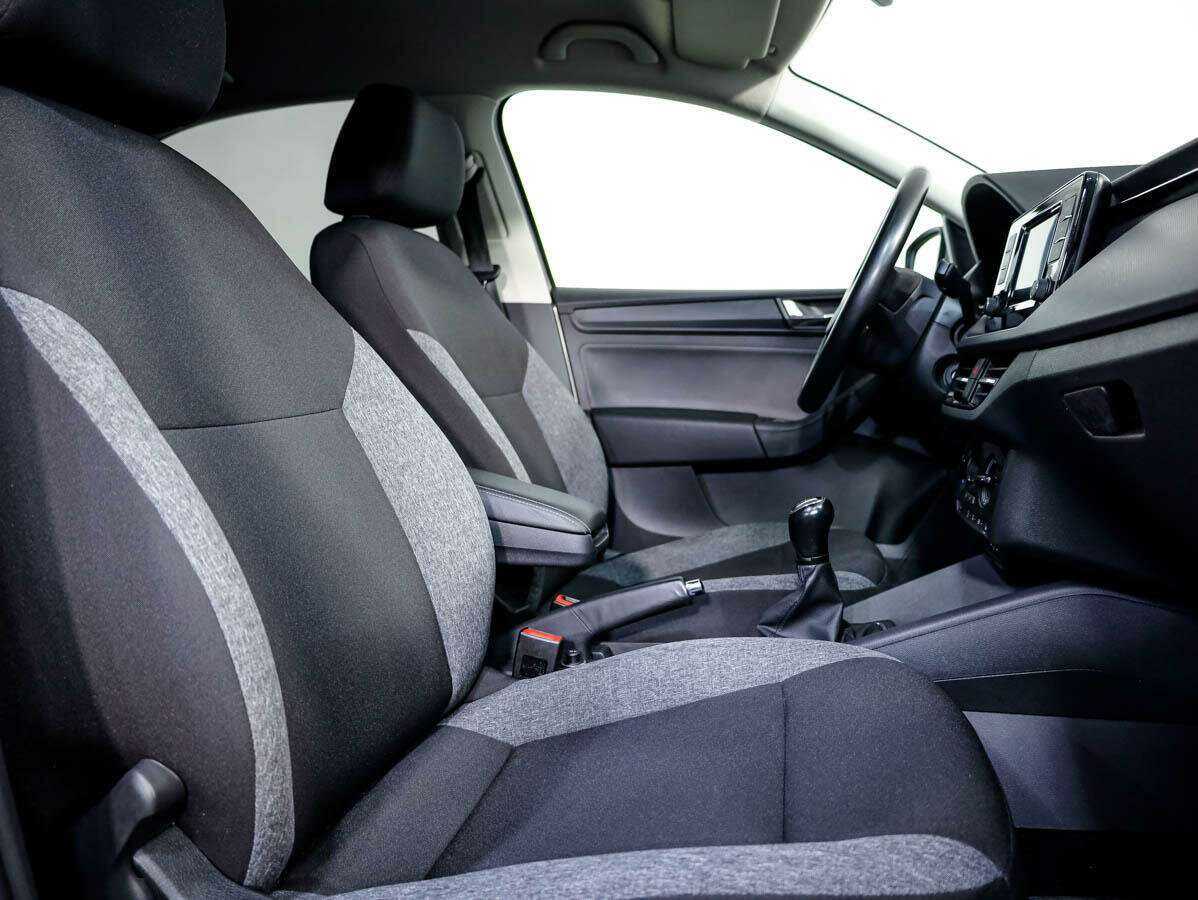 Купить Skoda Rapid с пробегом. Фото: #10