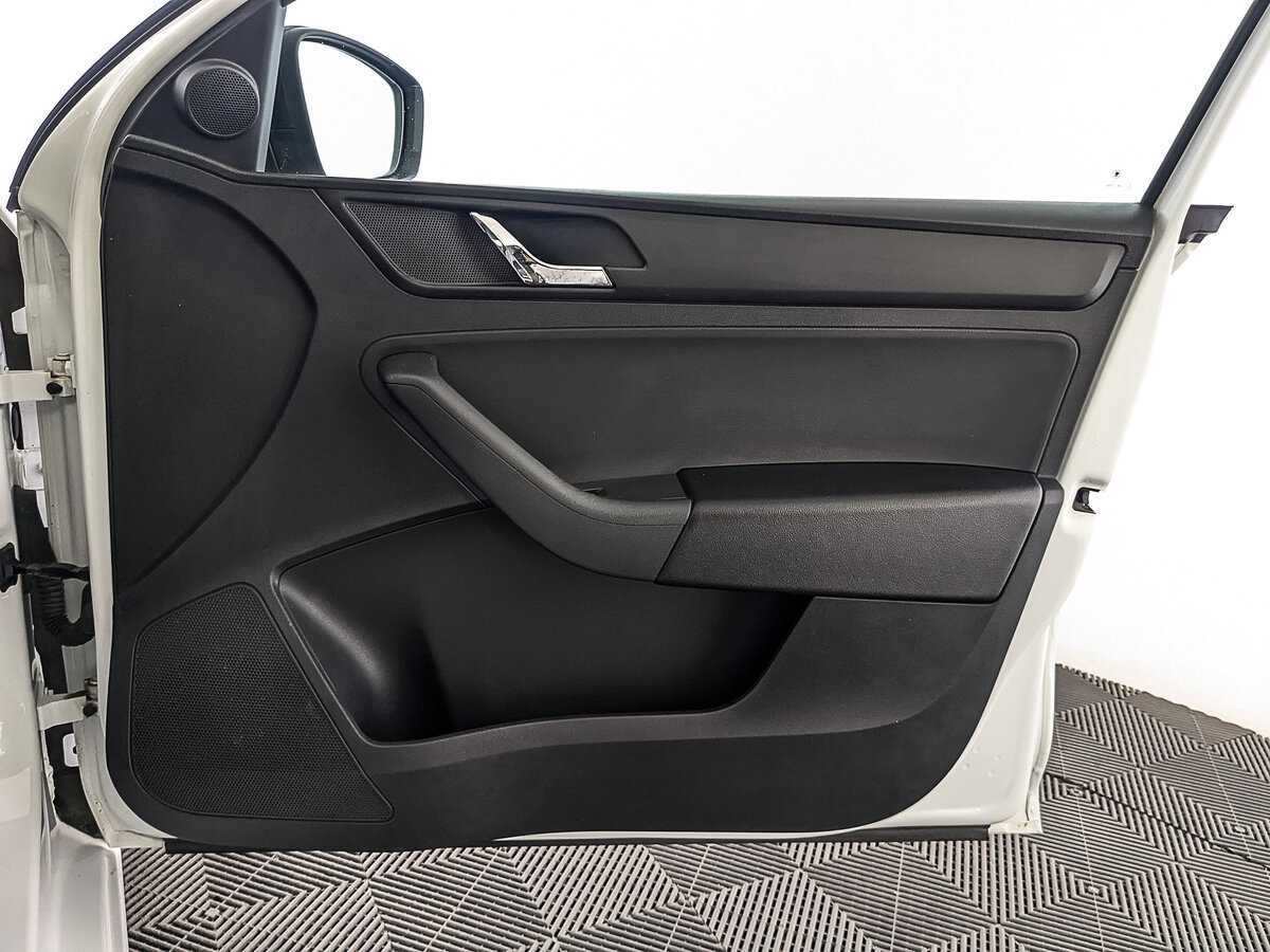 Купить Skoda Rapid с пробегом. Фото: #21