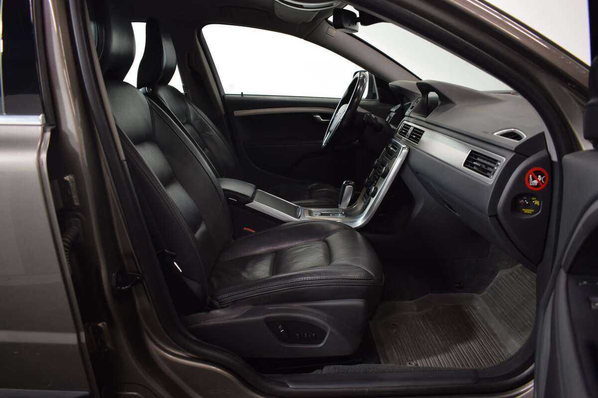 Купить Volvo XC70 с пробегом. Фото: #19