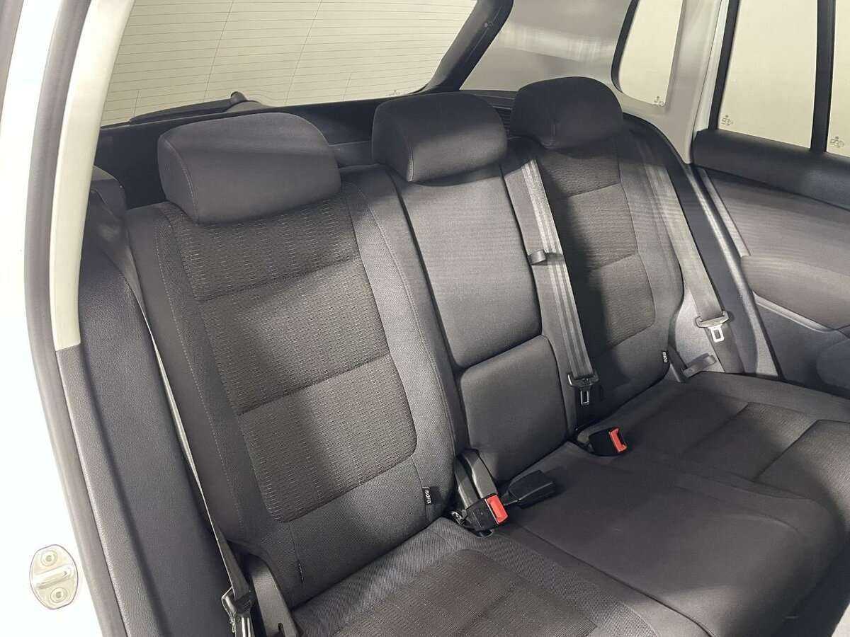 Купить Volkswagen Tiguan с пробегом. Фото: #12