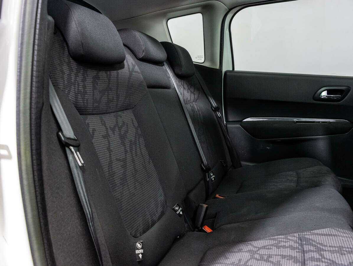 Купить Peugeot 3008 с пробегом. Фото: #9